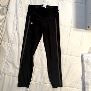 Womens Under Armour tights; size Medium